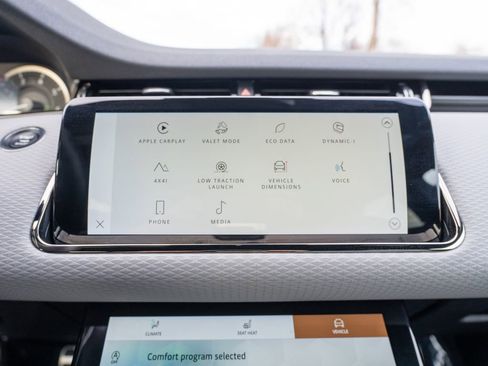 Used 2023 Land Rover Range Rover Evoque R-Dynamic S image 25