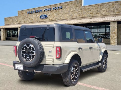 New 2026 Ford Bronco Outer Banks AWD/4WD image 5