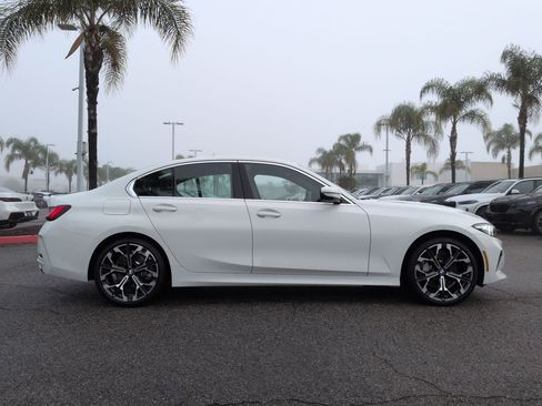 Used 2025 BMW 330i 330i w/ M Sport Package image 11