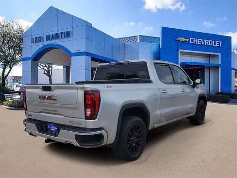 Used 2021 GMC Sierra 1500 Elevation w/ X31 Off-Road Package image 3