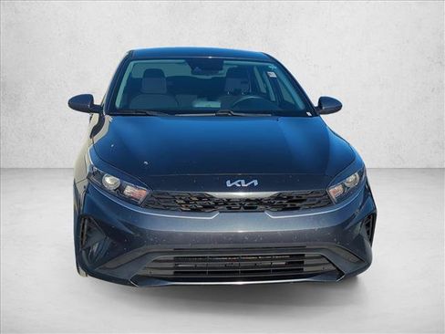 Used 2022 Kia Forte LXS FWD image 2