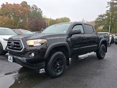 Used 2023 Toyota Tacoma TRD Sport image 3