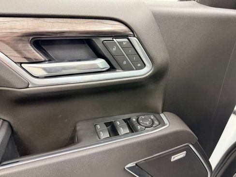 Certified 2025 Chevrolet Silverado 1500 LTZ AWD/4WD image 18