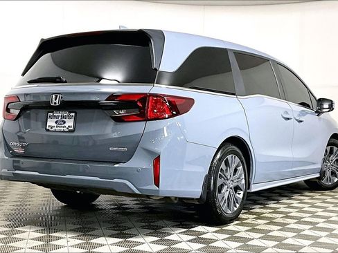 Used 2025 Honda Odyssey Touring image 12