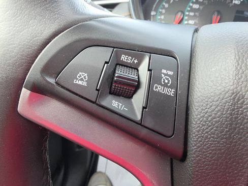 Used 2021 Chevrolet Trax LT w/ Premium Seat Package AWD/4WD image 36