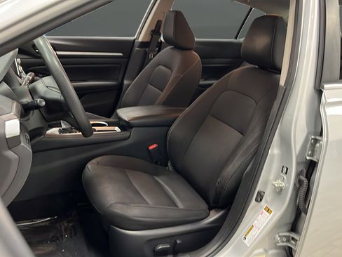 Used 2023 Nissan Altima 2.5 SV FWD image 9