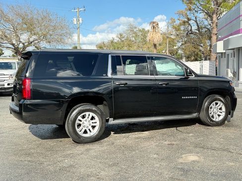 Used 2017 Chevrolet Suburban LT image 9