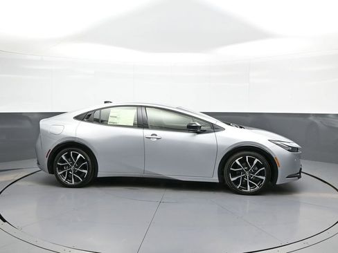 New 2026 Toyota Prius Plug-In Hybrid FWD image 5