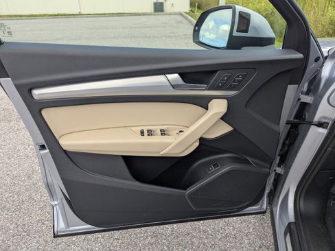 Certified 2025 Audi Q5 2.0T Premium w/ Convenience Plus Package image 22