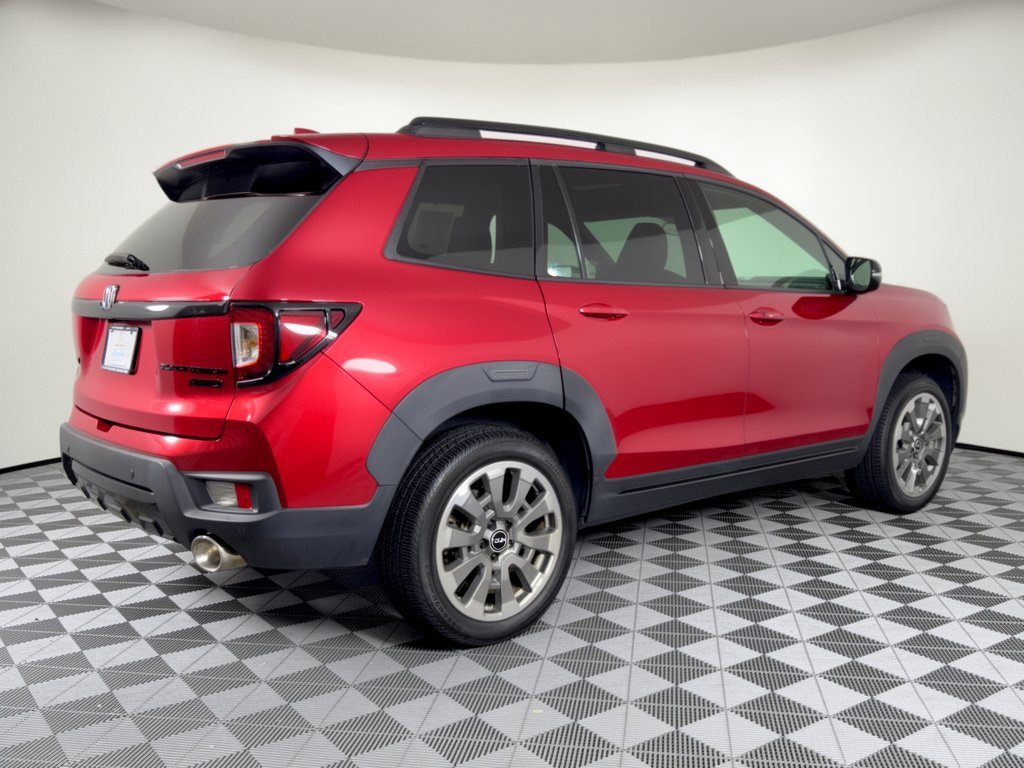 Certified 2024 Honda Passport Black Edition image 9