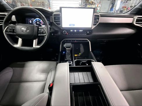 Used 2025 Toyota Tundra Limited image 16