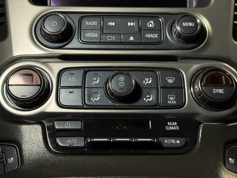 Used 2018 Chevrolet Tahoe Premier AWD/4WD image 32