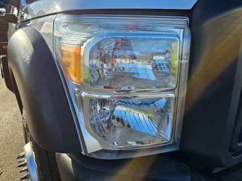 Used 2012 Ford F450 XL w/ High Capacity Trailer Tow Pkg image 6