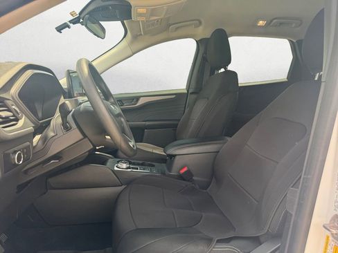 Used 2023 Ford Escape AWD image 9