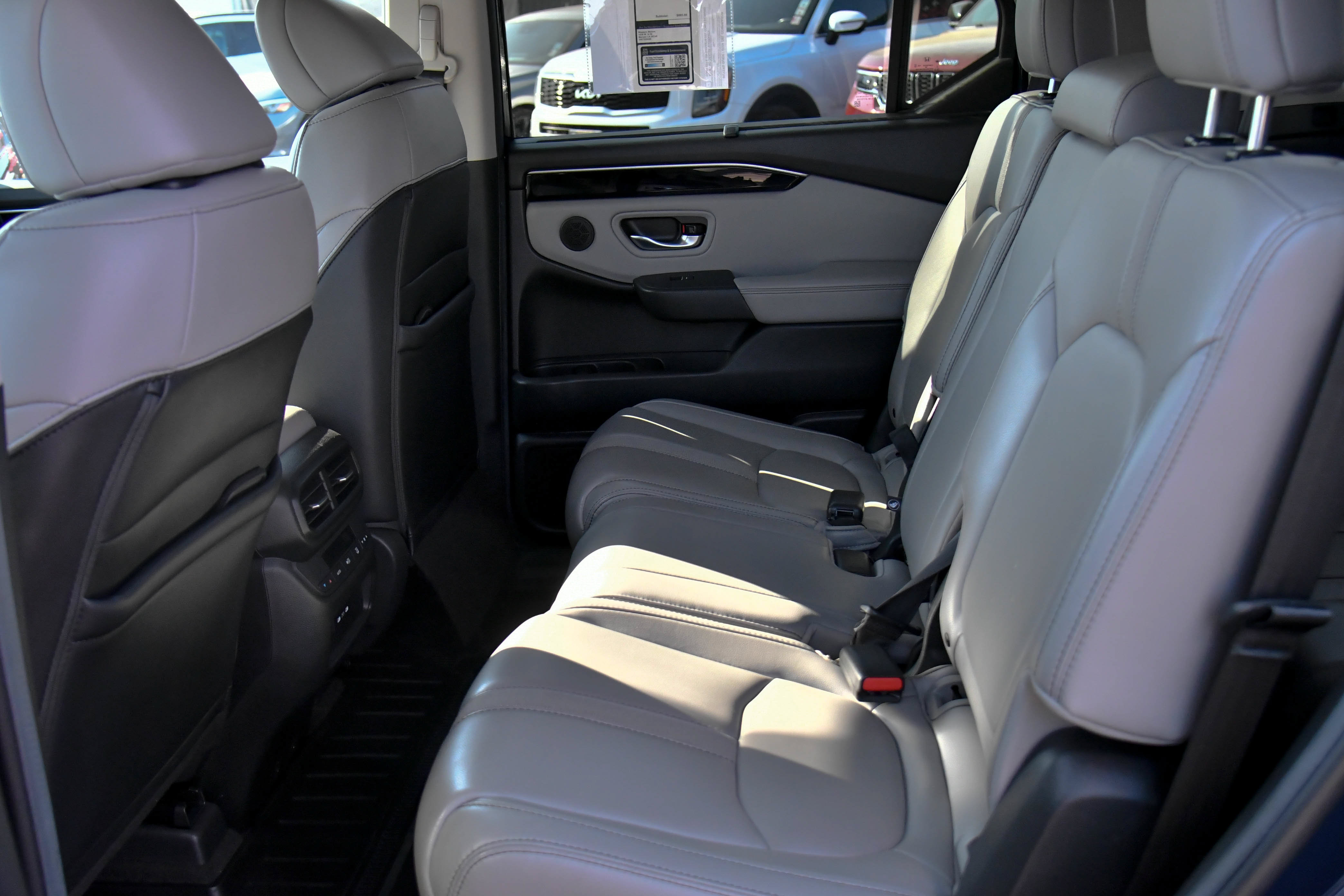 Used 2024 Honda Pilot EX-L image 39