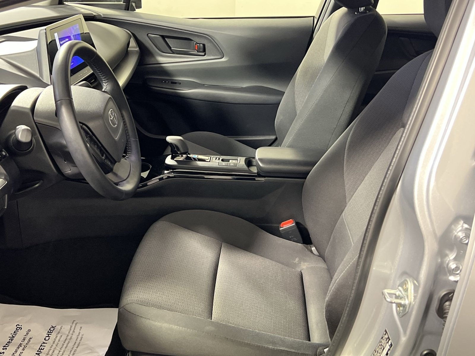 Used 2026 Toyota Prius LE FWD image 14