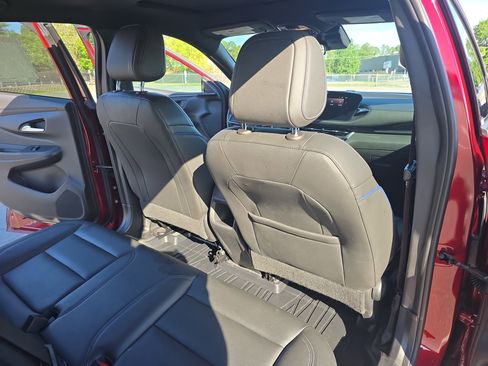 Used 2025 Buick Envista Sport Touring w/ Convenience I Package FWD image 11