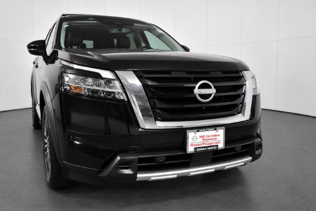 Certified 2024 Nissan Pathfinder Platinum AWD/4WD image 3