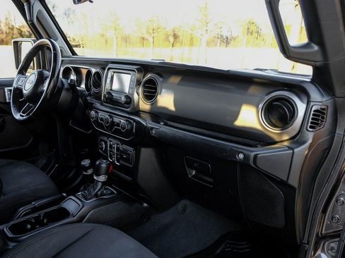 Used 2020 Jeep Gladiator Sport w/ Quick Order Package 24S image 16