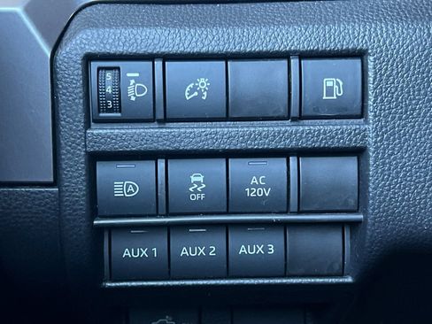 Certified 2025 Toyota Tacoma TRD Off-Road image 32