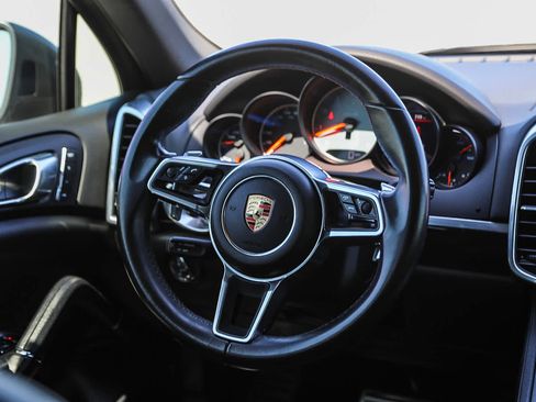 Used 2018 Porsche Cayenne S AWD/4WD image 15
