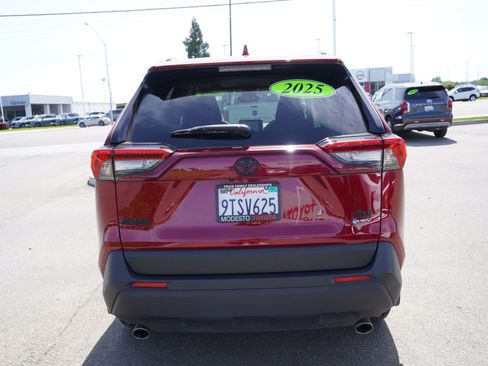 Used 2025 Toyota RAV4 XLE w/ Convenience Package AWD/4WD image 10