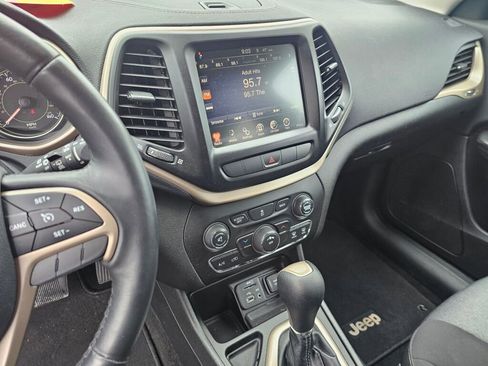 Used 2014 Jeep Cherokee Latitude image 28