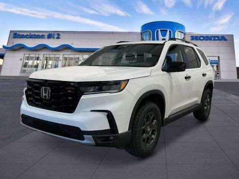 New 2025 Honda Pilot TrailSport image 1