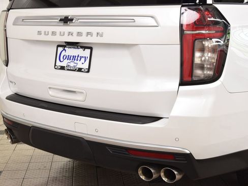 Used 2024 Chevrolet Suburban High Country image 21
