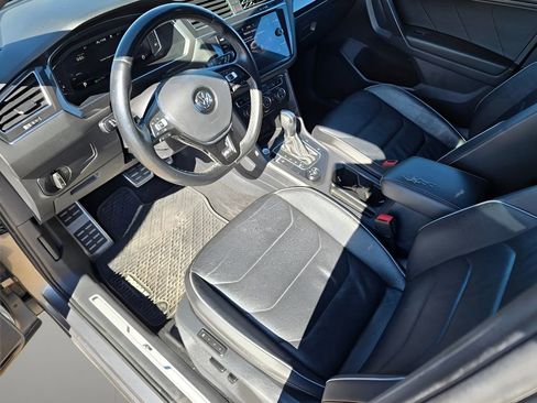 Used 2021 Volkswagen Tiguan SEL Premium R-Line image 10