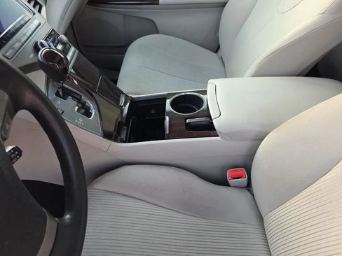 Used 2010 Toyota Venza FWD image 29