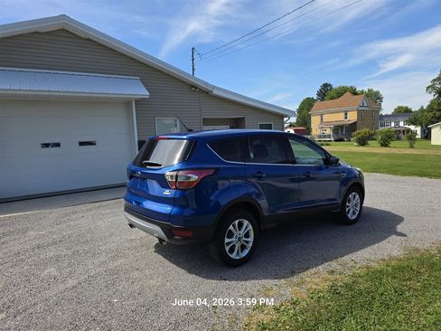 Used 2017 Ford Escape SE AWD/4WD image 4