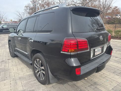 Used 2011 Lexus LX 570 4WD w/ Luxury Pkg w/Pre-crash image 5