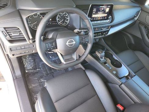 Certified 2025 Nissan Rogue SV w/ SV Premium Package image 11