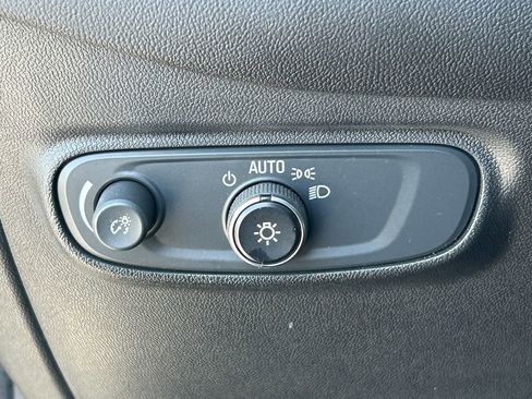 Used 2022 Chevrolet Equinox LS AWD/4WD image 24