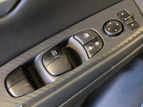 Used 2025 Nissan Sentra SV FWD image 25