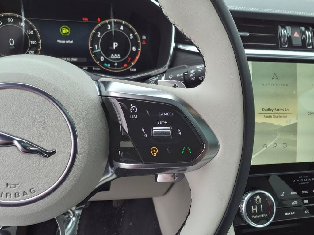 New 2025 Jaguar F-PACE R-Dynamic S AWD/4WD image 17