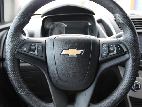 Used 2015 Chevrolet Trax LT w/ LT Sun and Sound Package image 17