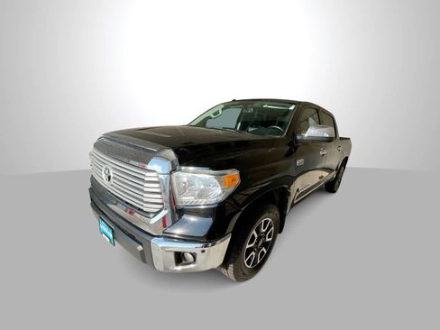 Used 2015 Toyota Tundra Limited w/ Limited Premium Package AWD/4WD image 4