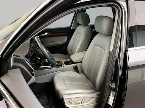 Used 2023 Audi Q5 2.0T Premium Plus w/ Premium Plus Package AWD/4WD image 8