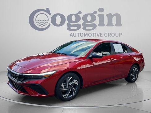 Certified 2025 Hyundai Elantra Sport FWD image 1