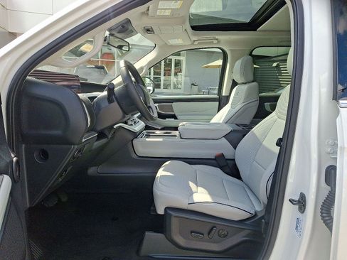 New 2025 Ford Expedition Platinum w/ Platinum Ultimate Package image 6