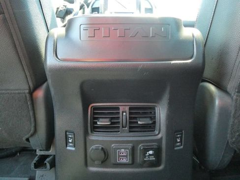 Used 2021 Nissan Titan PRO-4X w/ Pro-4x Convenience Package AWD/4WD image 22