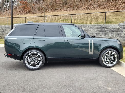 New 2025 Land Rover Range Rover SE image 11