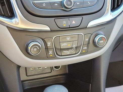 Used 2022 Chevrolet Equinox LS image 20