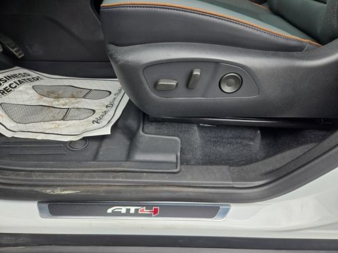 Used 2025 GMC Acadia AT4 w/ Luxury Package AWD/4WD image 15
