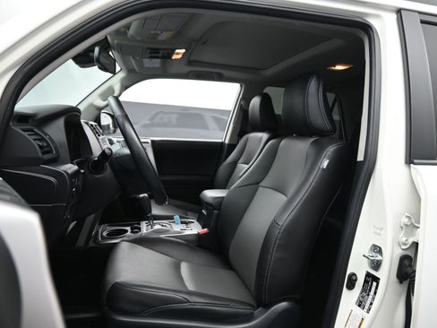 Used 2023 Toyota 4Runner SR5 Premium image 17