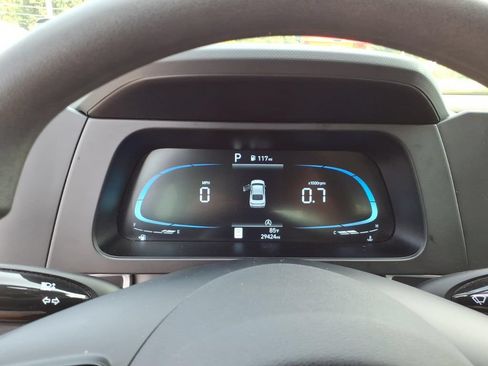 Used 2025 Hyundai Elantra SE FWD image 7