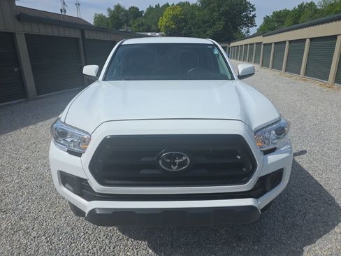 Certified 2023 Toyota Tacoma SR AWD/4WD image 9