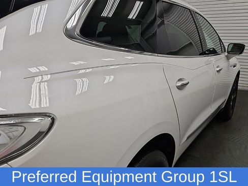 Used 2023 Buick Enclave Essence w/ Sport Touring Edition FWD image 11